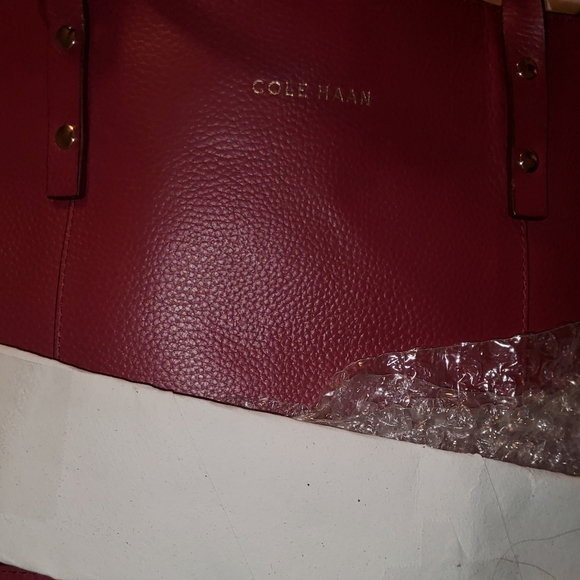 VINTAGE Limited Edition Cole Haan Leather Shoulder Bag - Picture 14 of 17